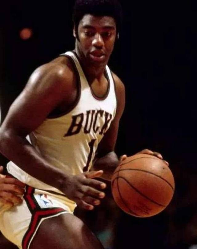 防线的中流 防线的中流