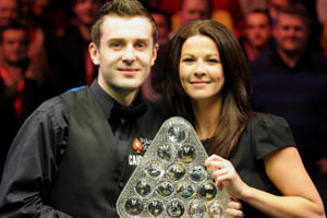 出强大防守 出强大防守