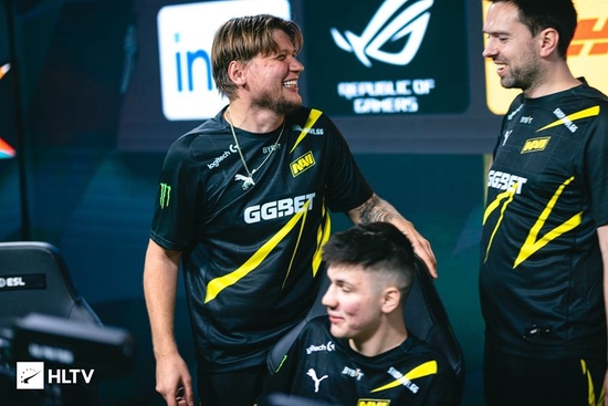 表现和中场 表现和中场